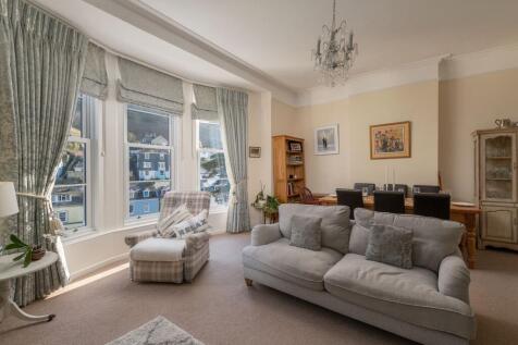 Living room 4a Vicarage Hill, Dartmouth