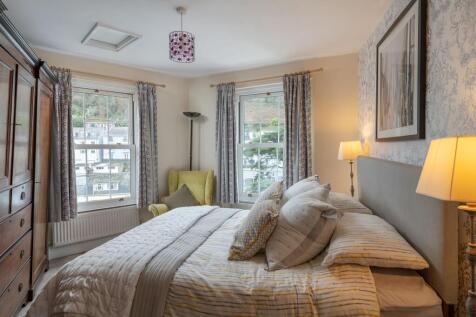 Bedroom 1_4a Vicarage Hill, Dartmouth