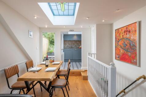 8 Sea View Terrace, Brixham