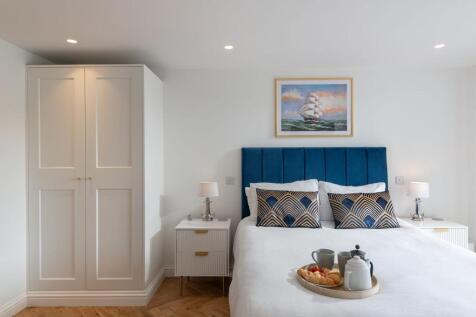 Principle Bedroom- Trafalgar Cottage Above Town-Dartmouth