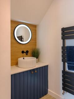 Ensuite- Trafalgar Cottage Above Town-Dartmouth