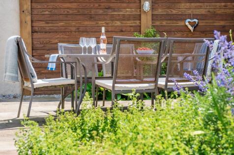 The Old Dairy Patio Garden