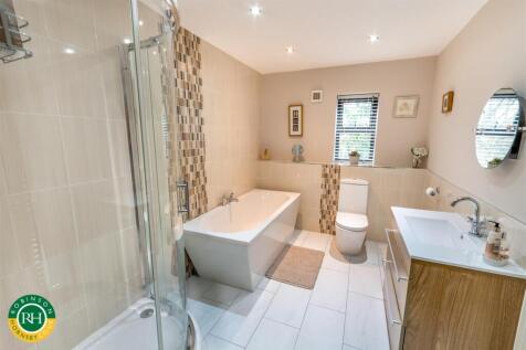 Main bathroom