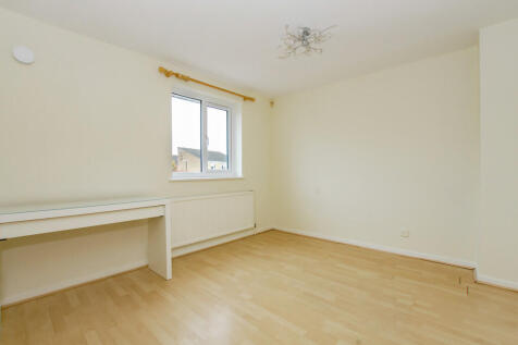 185 ROCHFORD GARD...