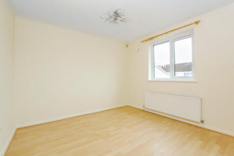 185 ROCHFORD GARD...