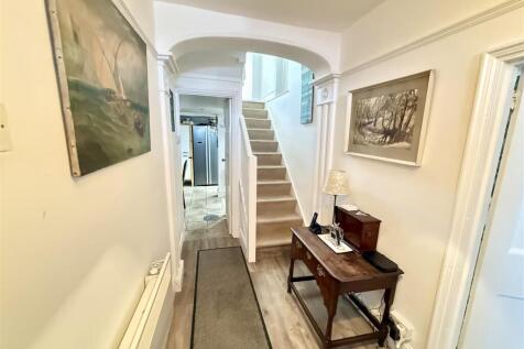 Attractive entrance hallway