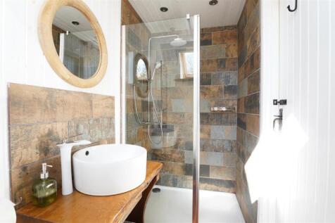 Ensuite shower room