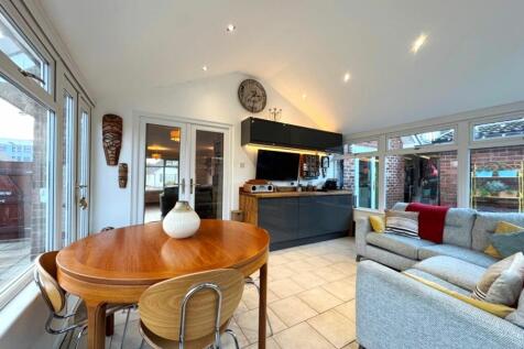 Lounge/Family room