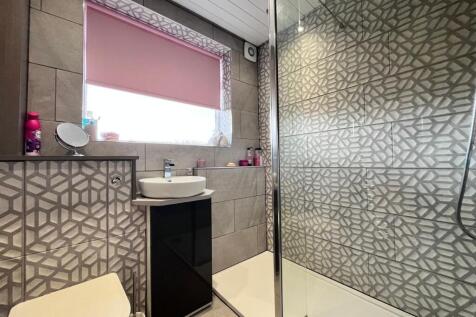 G/floor Shower Room