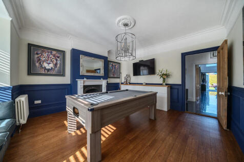 1342307-4-68a8cfd...