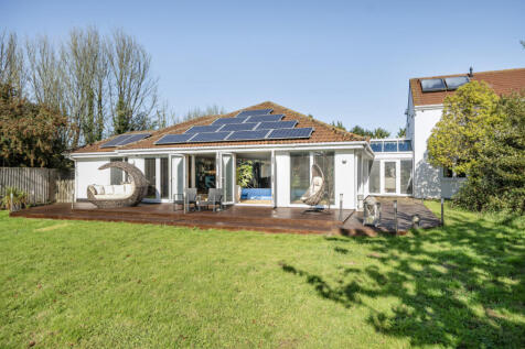 1353311-7-68d6ddc...