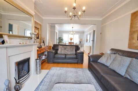 Lounge / Dining Room