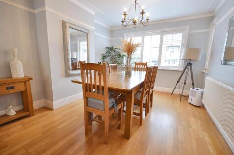 Lounge / Dining Room