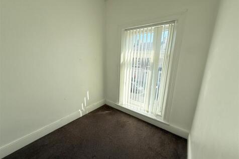 Bedroom 3.jpg