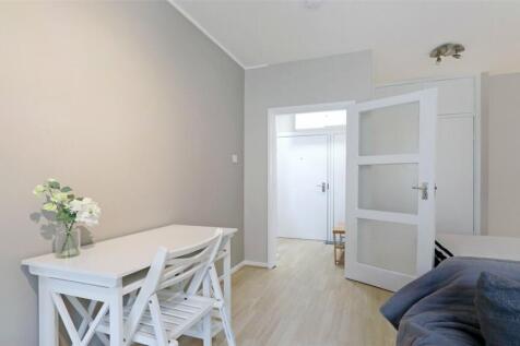 Studio Room