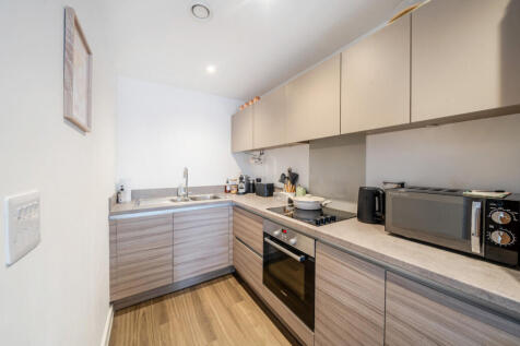 1330640-16-688cca...