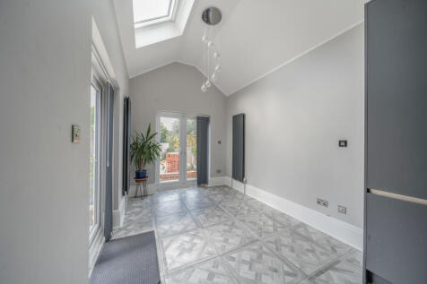 1358134-39-68d3ea...