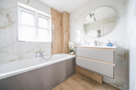 1368915-29-6904af...