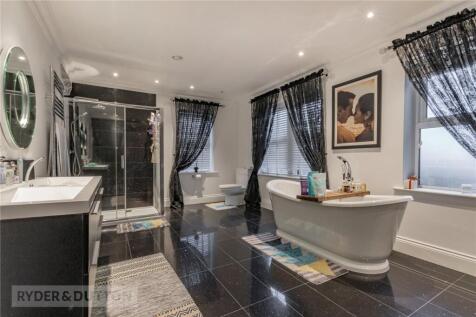 En-Suite Bathroom