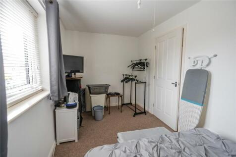 Bedroom 2 (2)