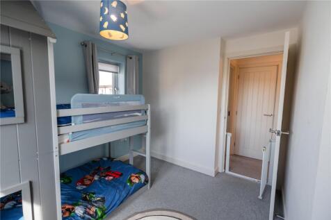 Bedroom 2 (2)