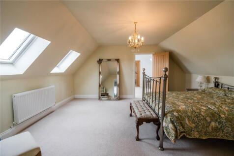 Master Bedroom (2)