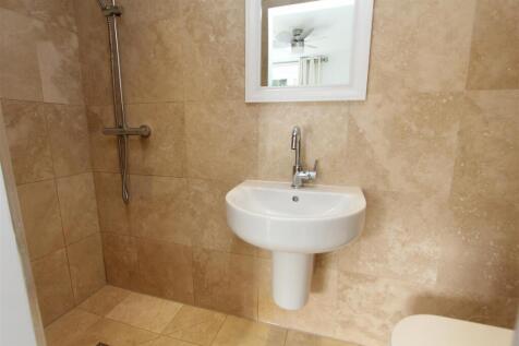 Ensuite.JPG