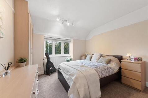 3 London Road 3.jpg