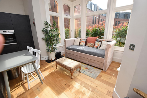 LIVING KITCHEN DINER