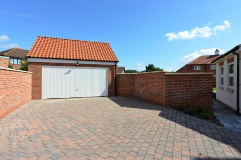 Double Garage - View 3.JPG