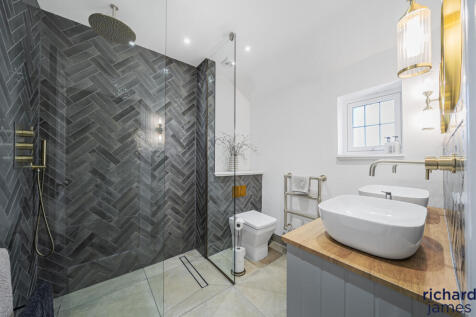 cc6cc791-5bba-45b...