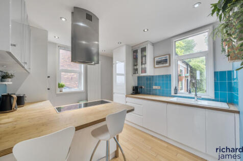 5baaede7f7cf43559a173ece0b41eb94