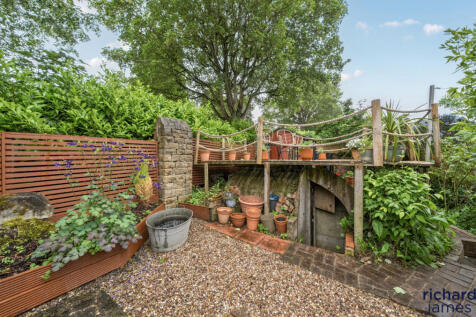 9de7ca103dd44cab8293d412caf42c75