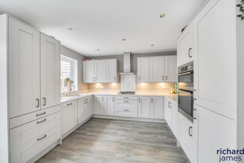 aae61e2ba33b4dca83ac262ece4a0fa5