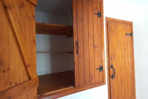 Cupboard Bedroom 3