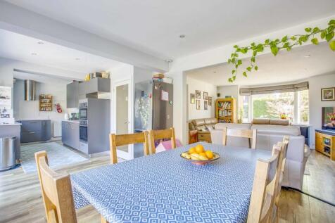 16 Chenies Avenue...