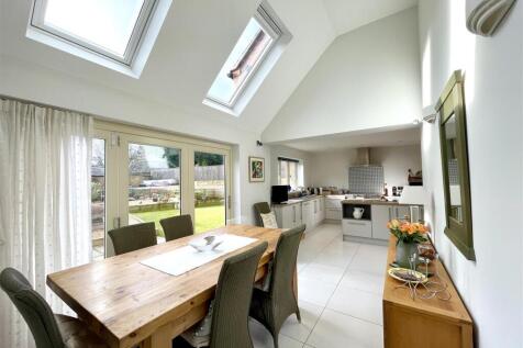 KITCHEN/BREAKFAST/DINING ROOM