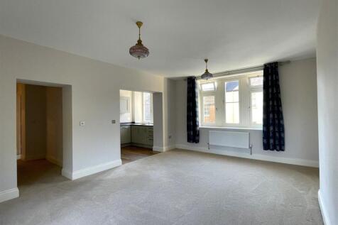 Sitting Room (2).JPG