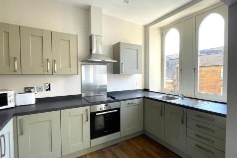 Kitchen (2).JPG