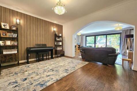 Open Plan Living/Dining Room
