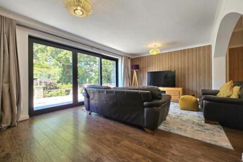 Open Plan Living/Dining Room