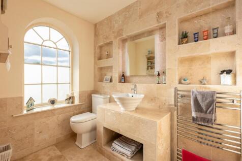 Bedroom 2 en suite