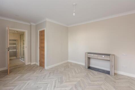 Bedroom 4 Suite - ground floor