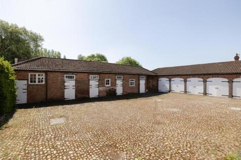 Stables, Garaging