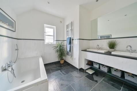 Family Bathroom (Farmhouse)