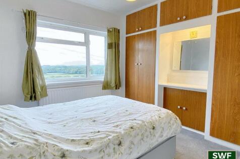Bedroom1.jpg