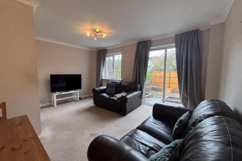 Living room 2 new.jpg