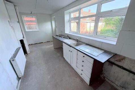 Kitchen/ Dining Room