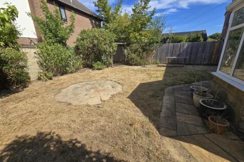 Rear garden 2.jpg