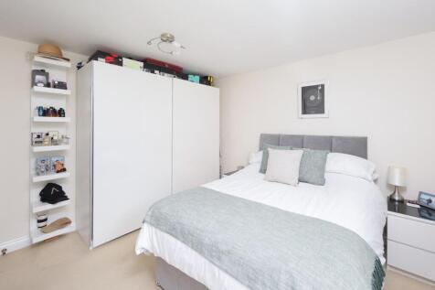 3 Birch Meadow Close bedroom.c.jpg